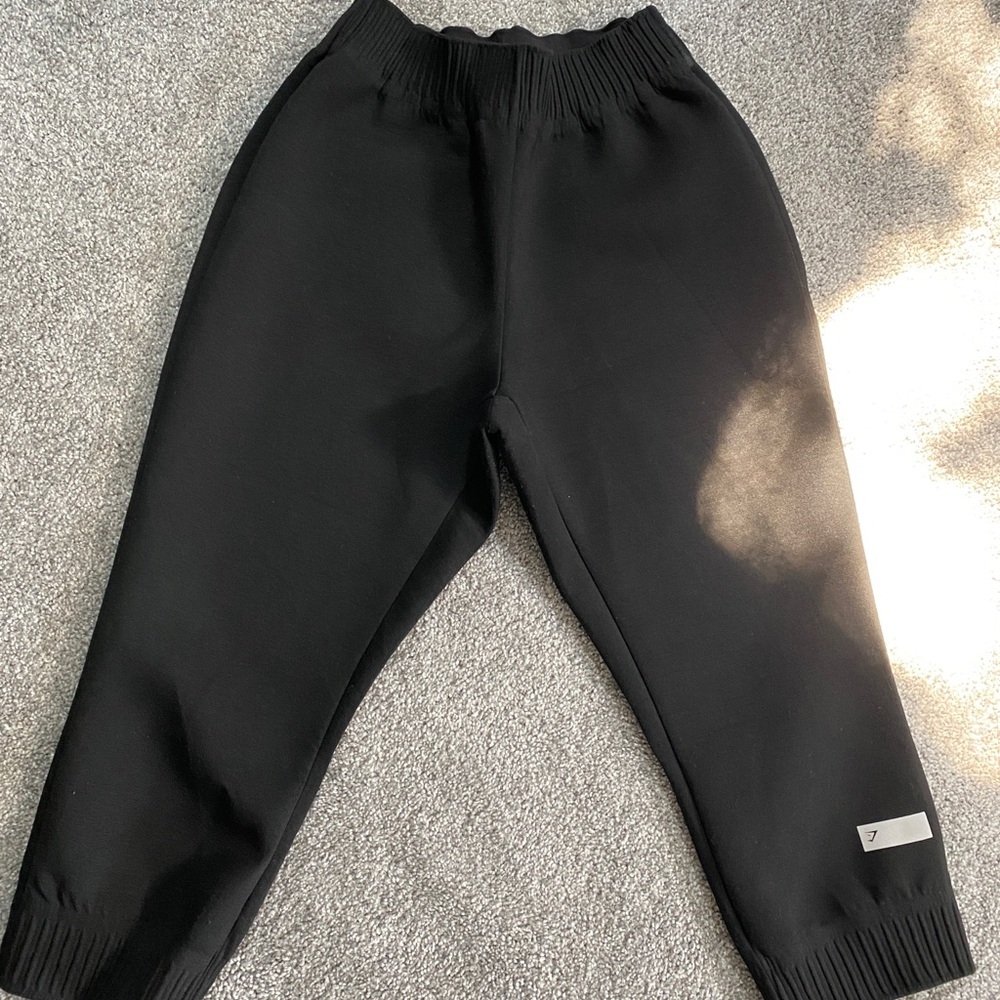 Gymshark cropped pants